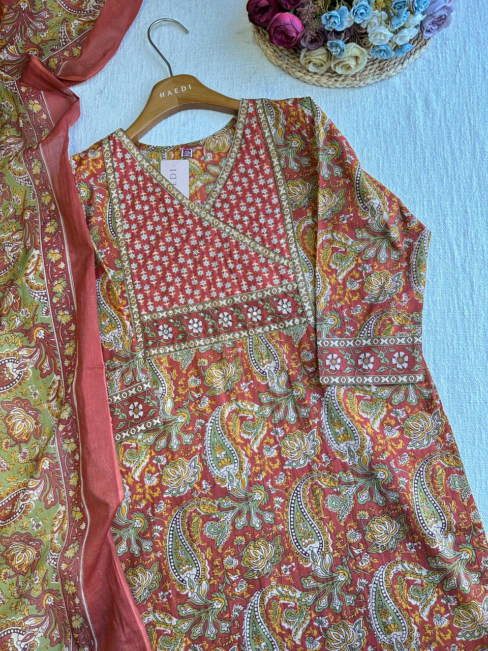 19575 Beautiful cotton suit