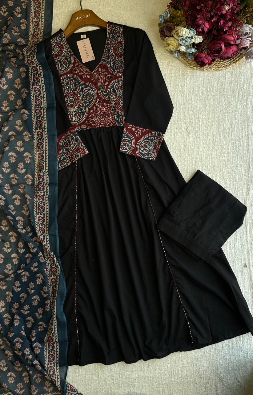 19821 Beautiful cotton suit
