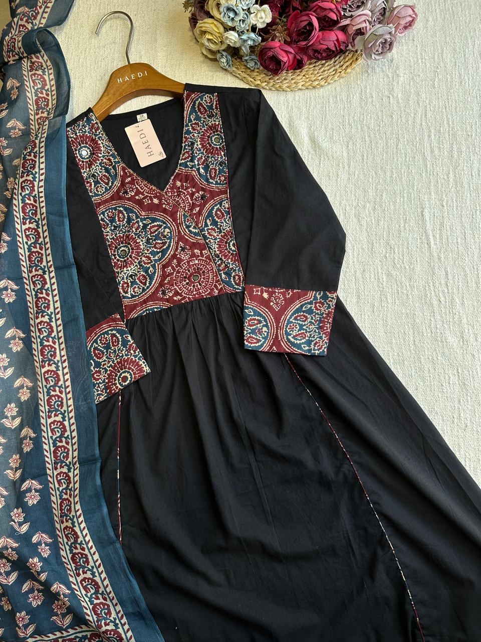19821 Beautiful cotton suit