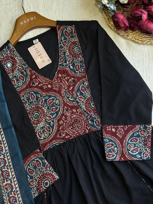 19821 Beautiful cotton suit