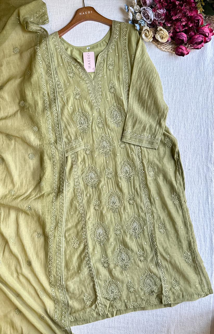 19839/57754 Premium mulchanderi suit
