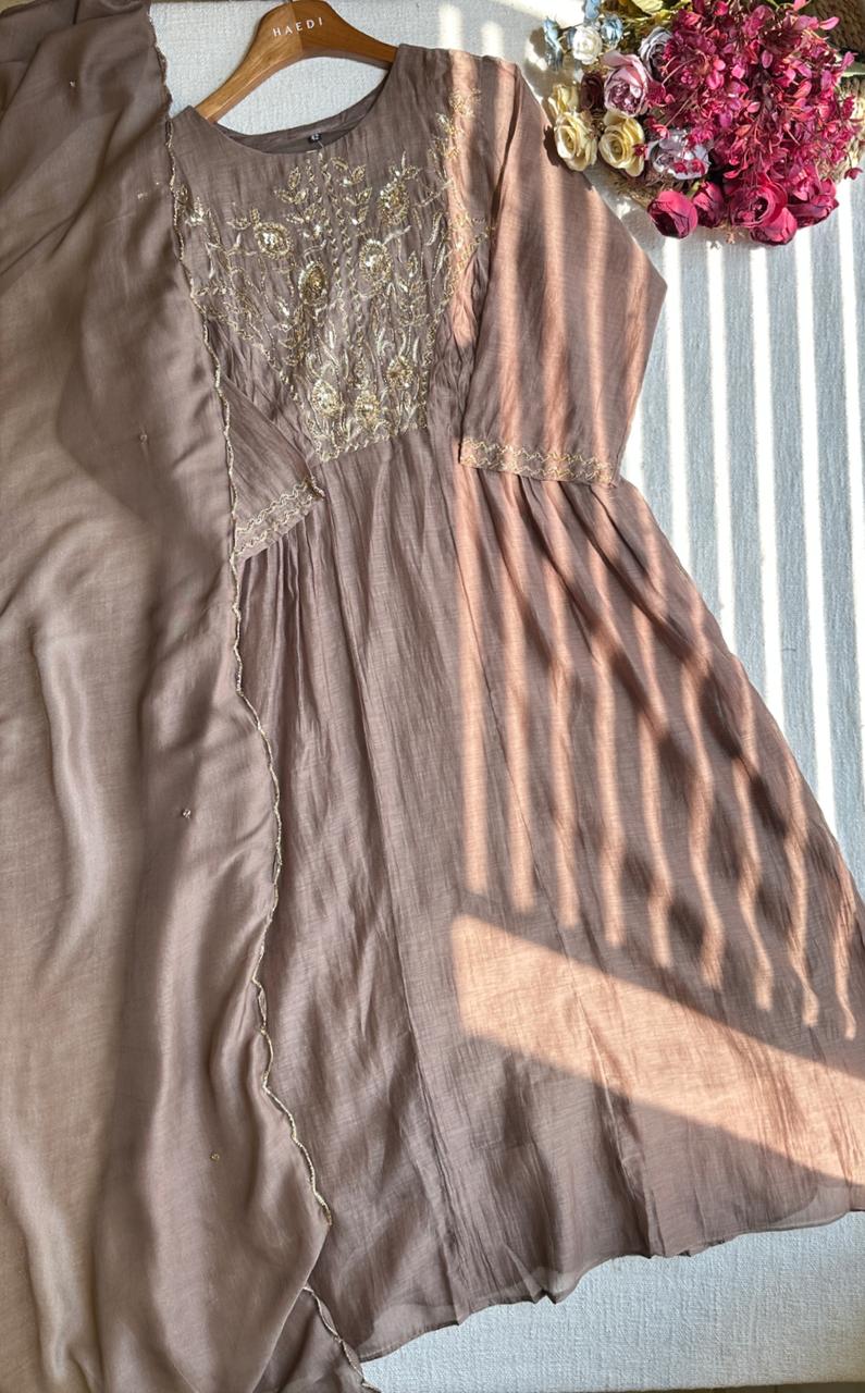 19848 Premium mul chanderi suit