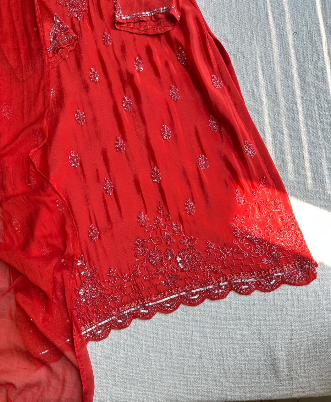 19840 Beautiful handworked suit
