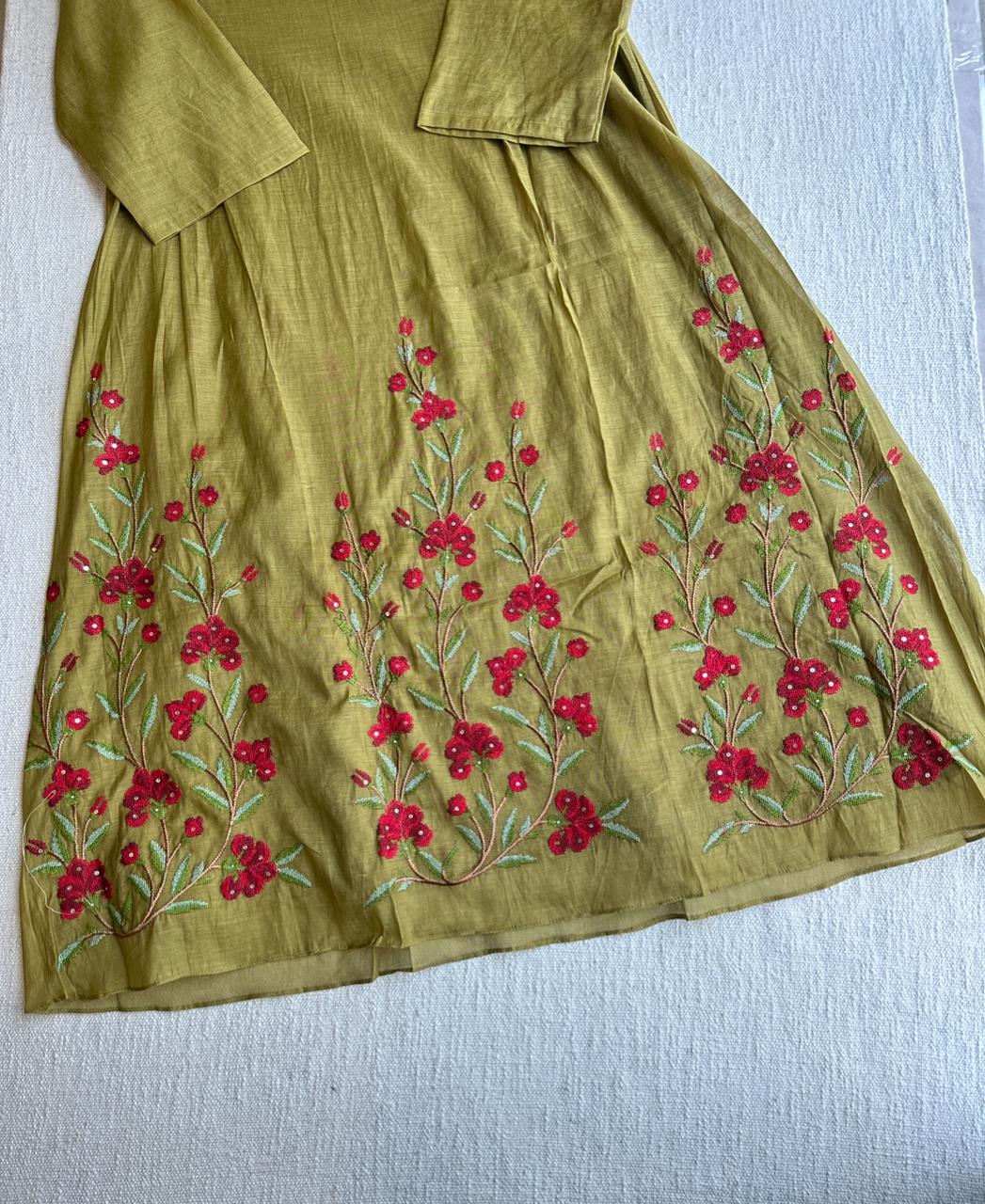 19843 Beautiful embroidered mul chanderi suit