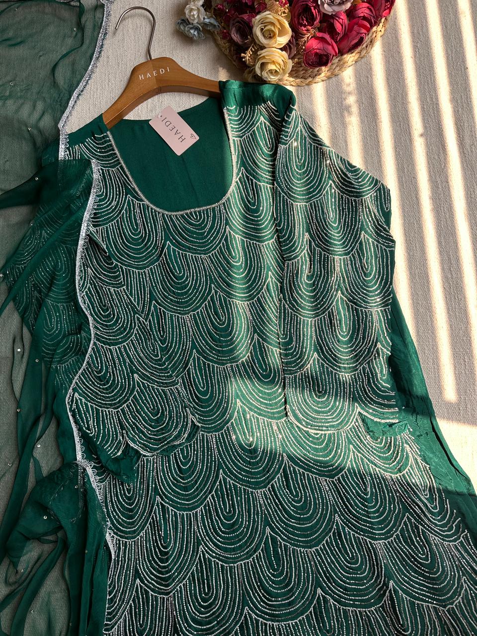 19315 Beautiful partywear suit