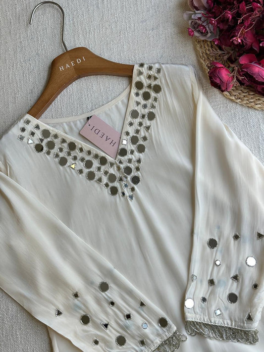 19733 Beautiful Crepesilk suit