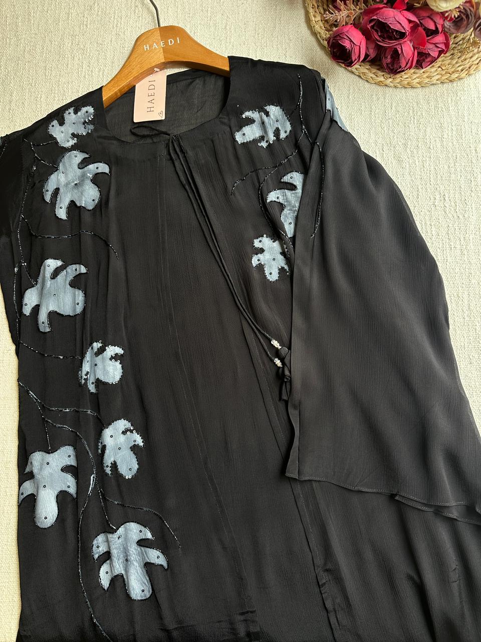 19840 Beautiful partywear suit