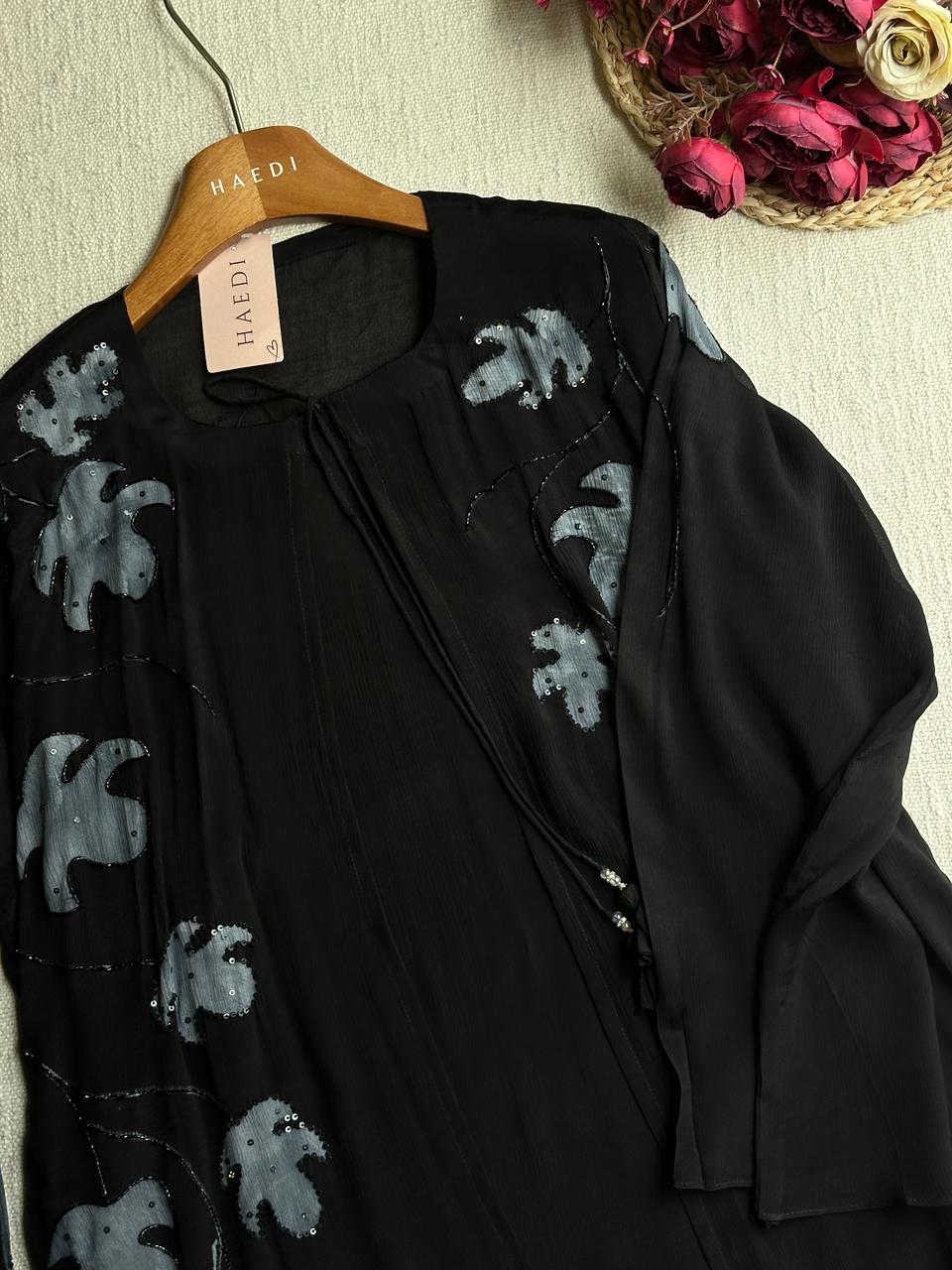 19840 Beautiful partywear suit