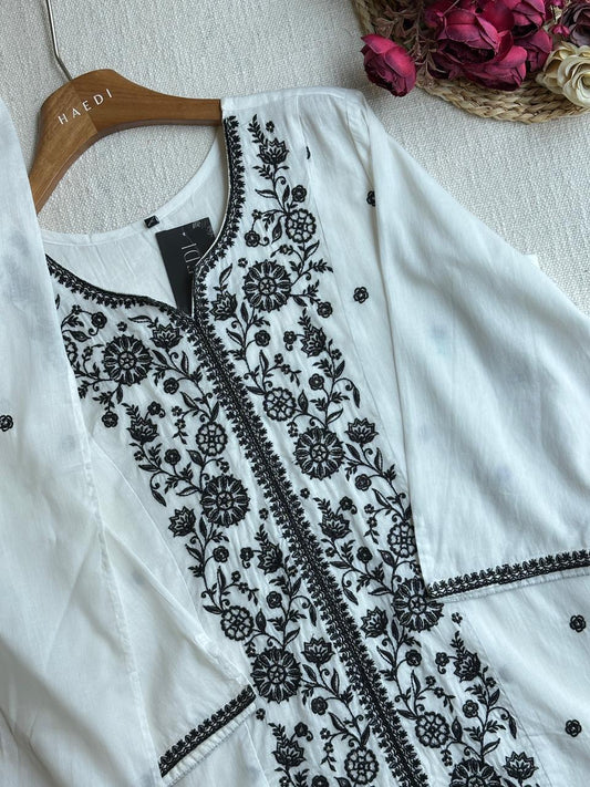 17390/17681 Beautiful cotton suit
