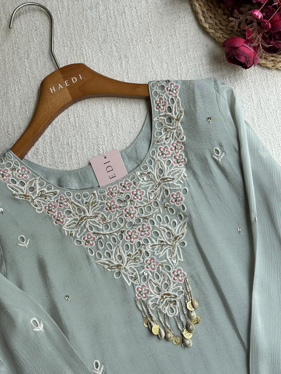 19287 beautiful party wear suit