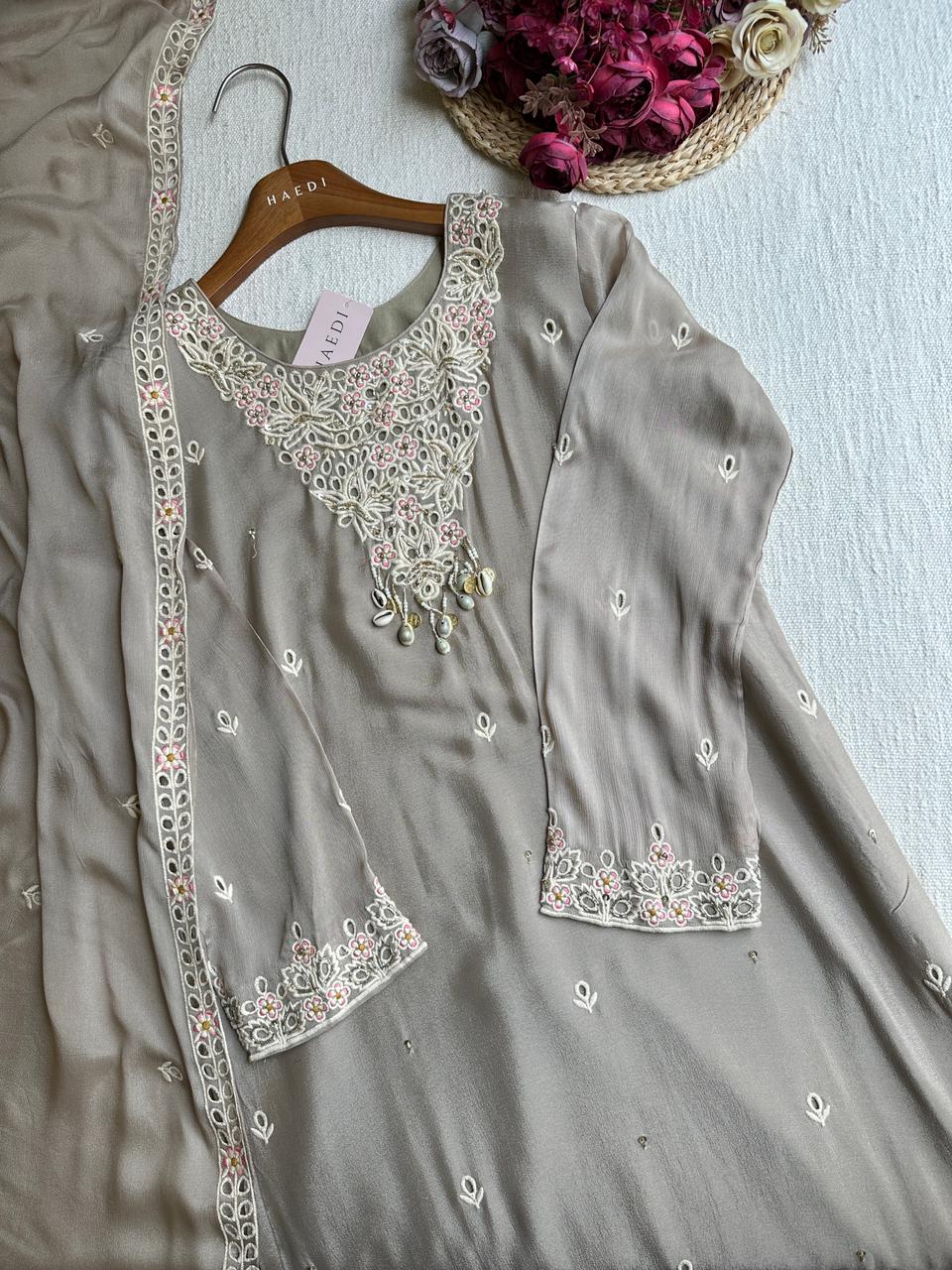19287 beautiful party wear suit