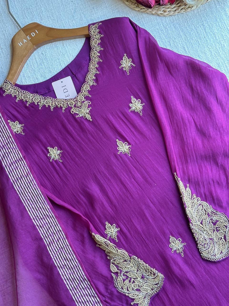 19845 Beautiful mulchanderi suit