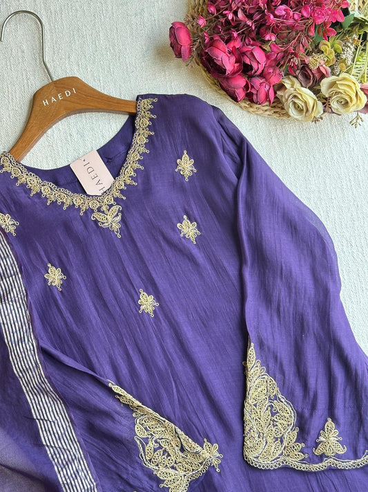 19845 Beautiful mulchanderi suit