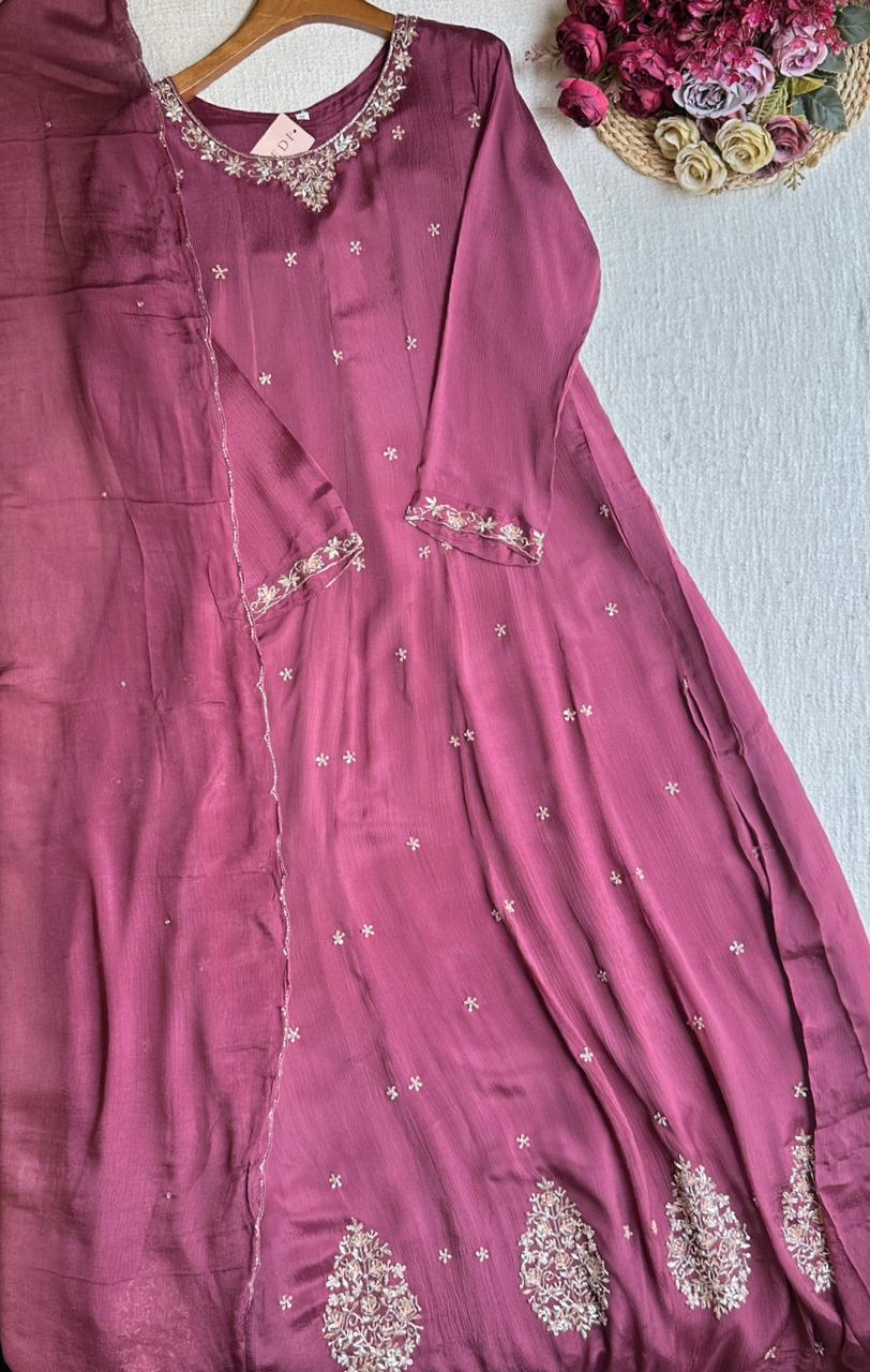 19903 Beautiful handworked gown