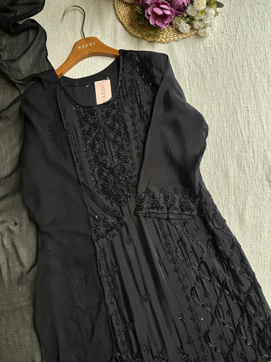 19852 Beautiful handworked partywear suit