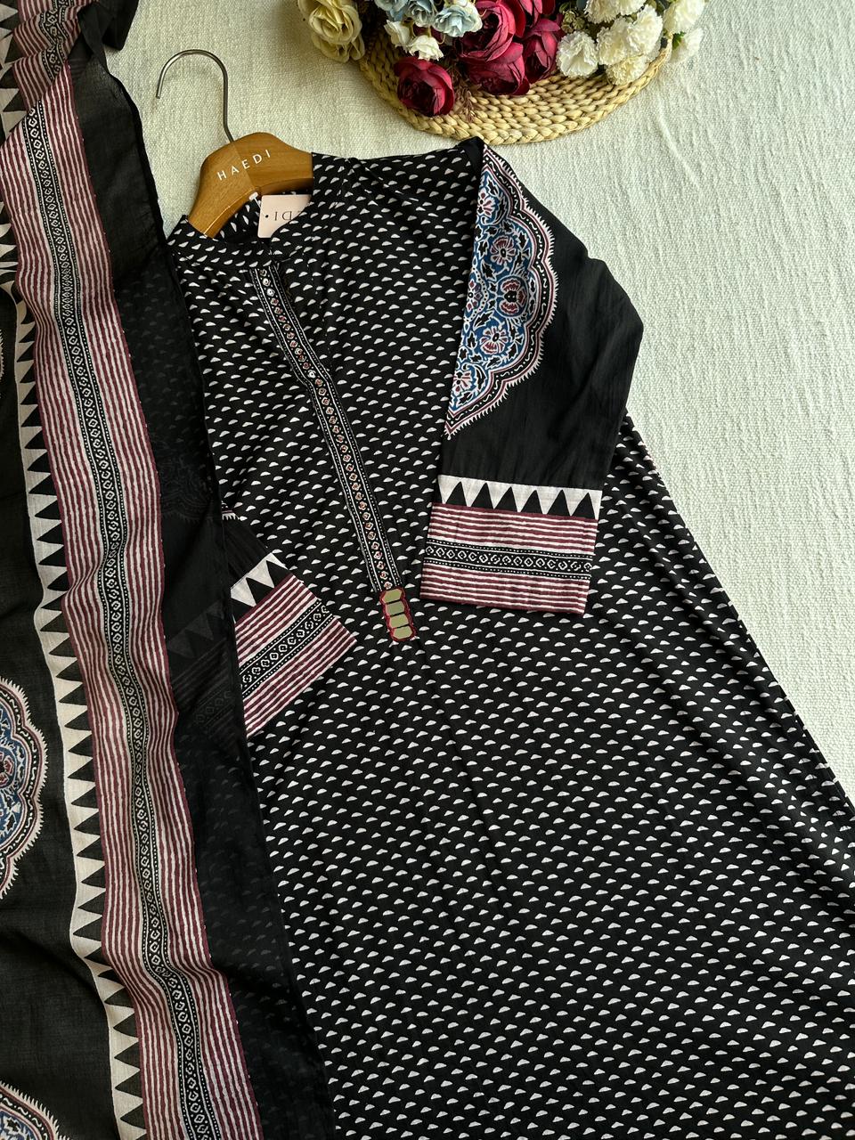19932 Beautifuil cotton suit with palazzo