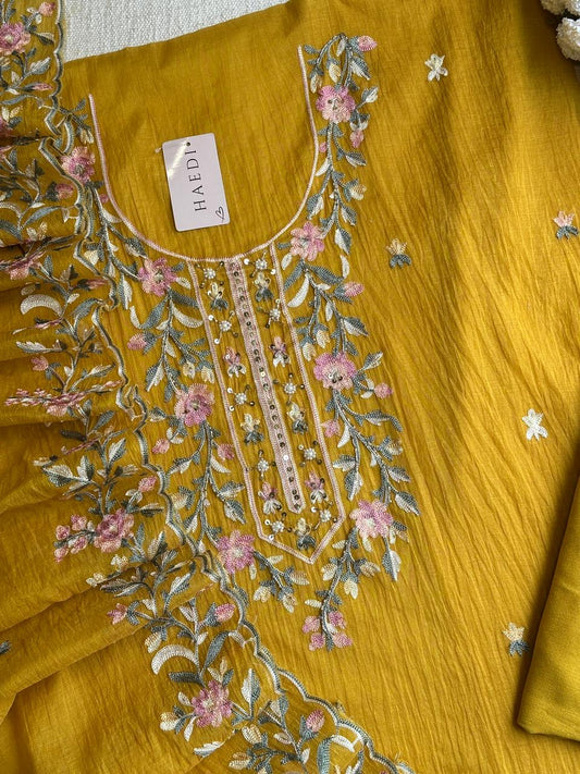 19204 Beautiful unstiched suit