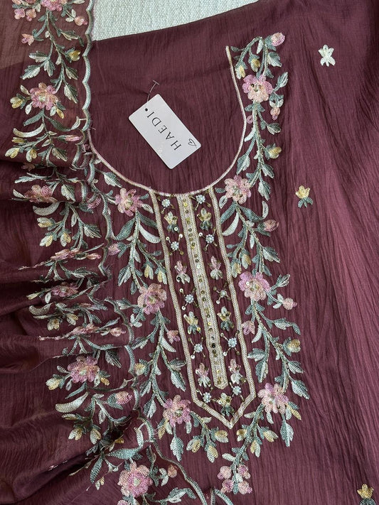 19204 Beautiful unstiched suit