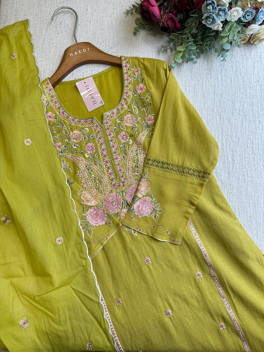 19712 Beautiful suit