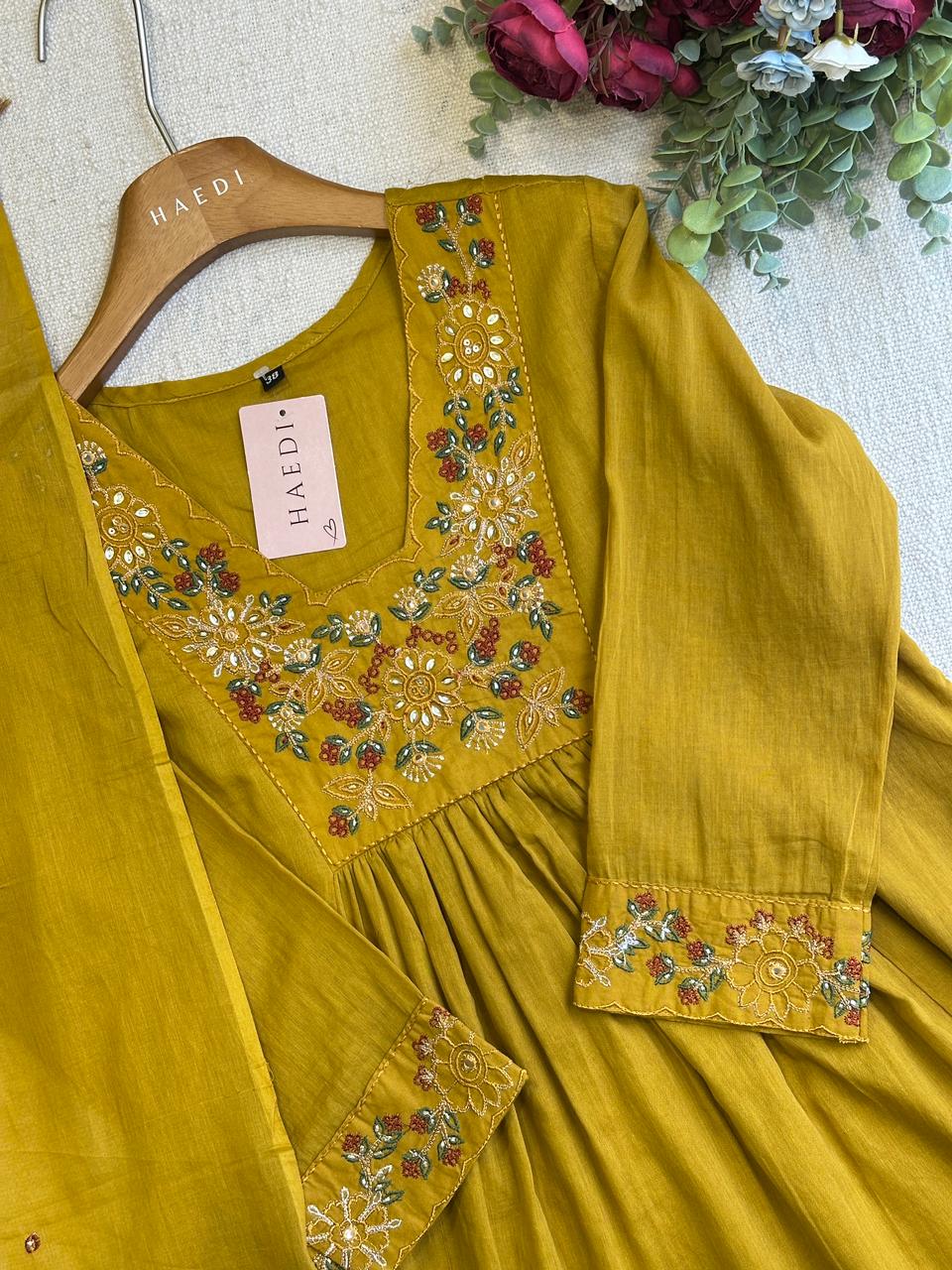 19953 Embroidered mul cotton suit