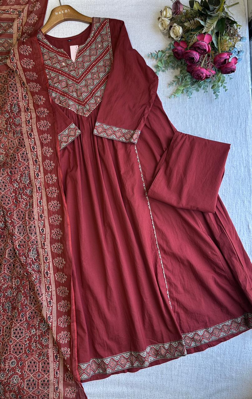 19958 Beautiful cotton suit
