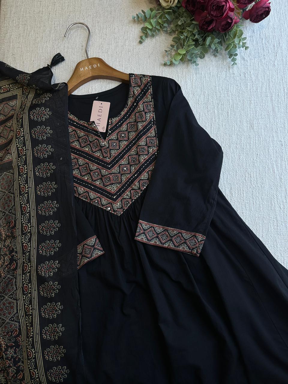 19958 Beautiful cotton suit