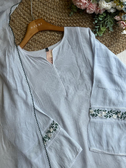 20012 Beautiful embroidered suit