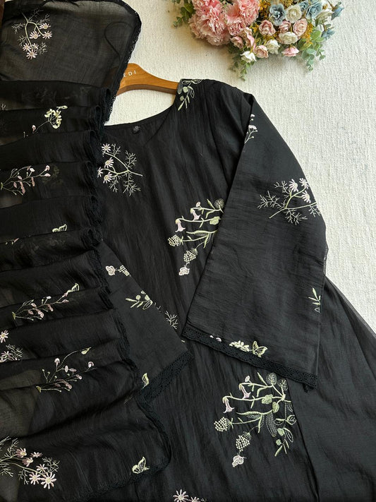 20030 Premium embroidered suit