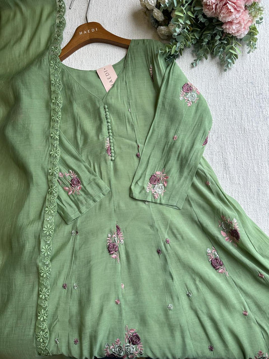 20055 Beautiful embroidered suit