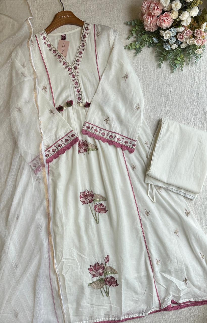 20038 / CMD 57909 Beautiful embroidered mulcotton suit
