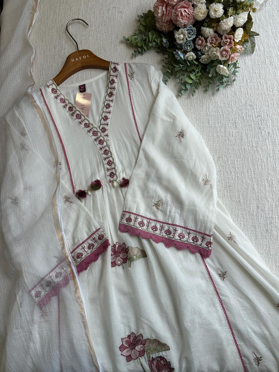 20038 / CMD 57909 Beautiful embroidered mulcotton suit
