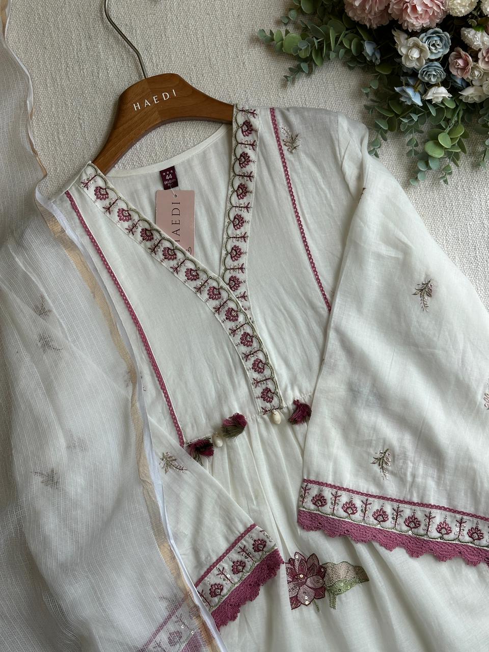 20038 / CMD 57909 Beautiful embroidered mulcotton suit