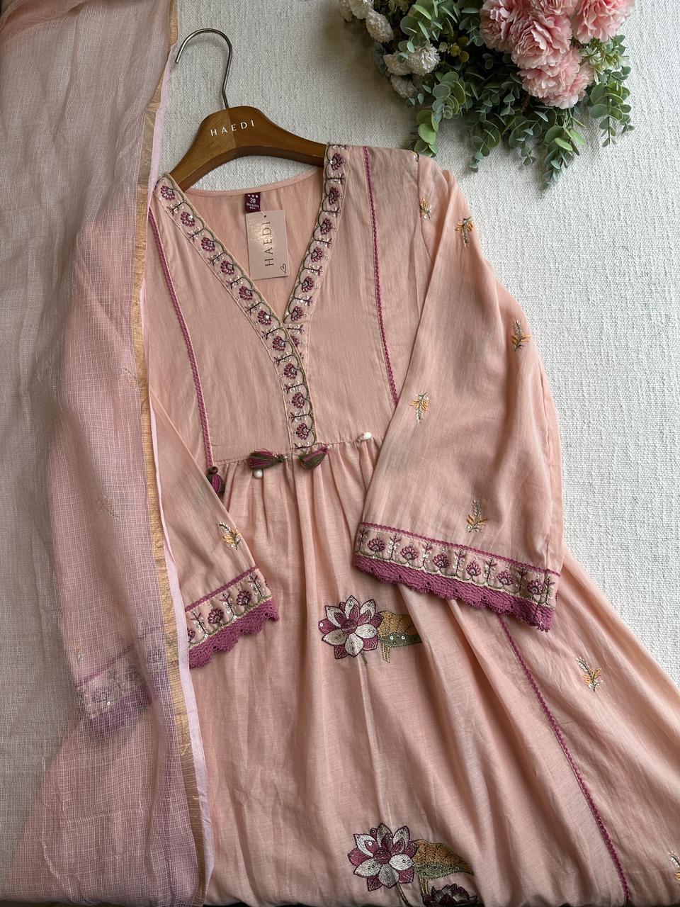 20038 / CMD 57909 Beautiful embroidered mulcotton suit