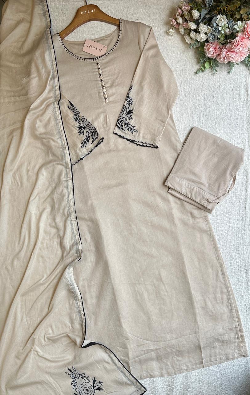 20058 Beautiful embroidered suit