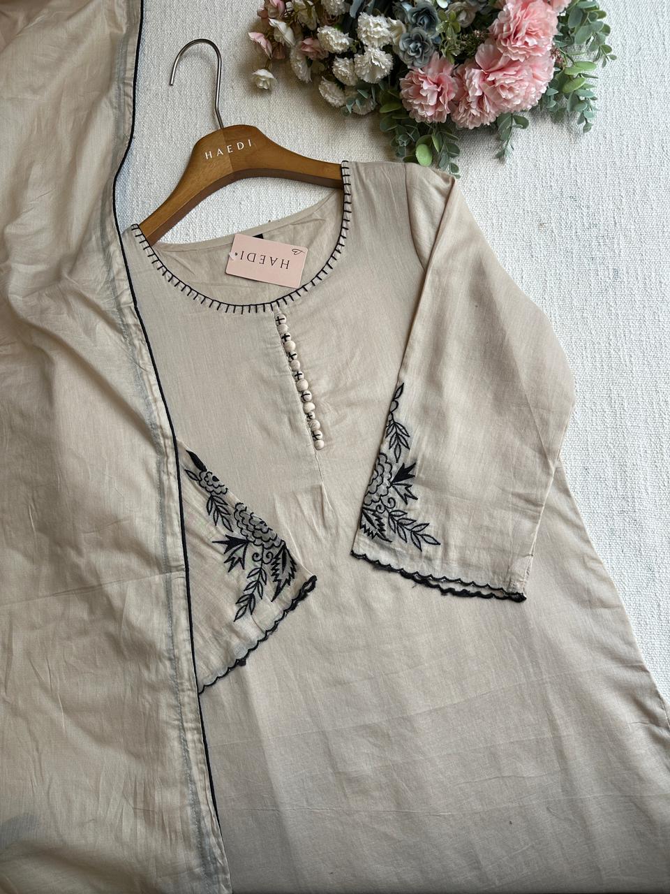 20058 Beautiful embroidered suit