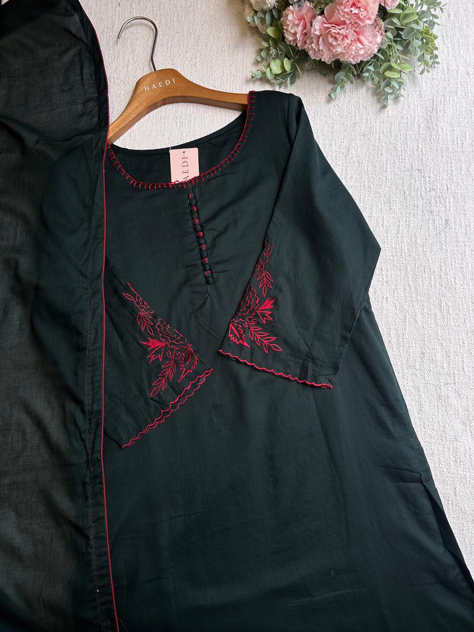 20058 Beautiful embroidered suit