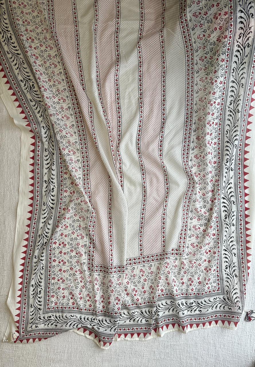 20191 Premium cotton suit with lace