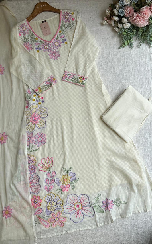 20163 Beautiful embroidered suit
