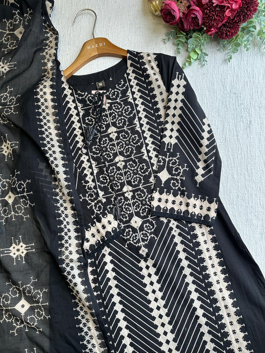 20204 Beautiful Cotton suit