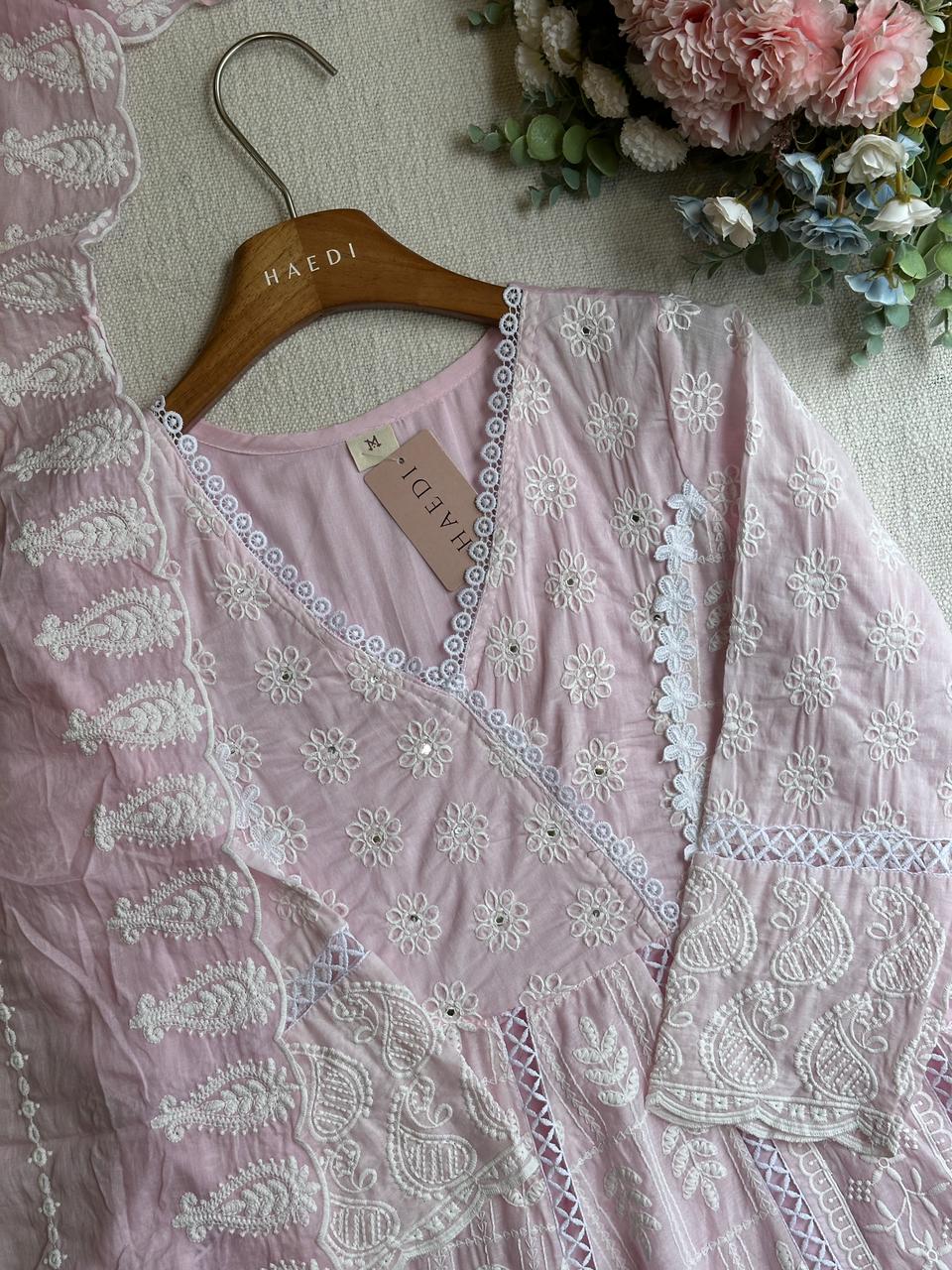 CMD 58084 Beautiful embroidred suit