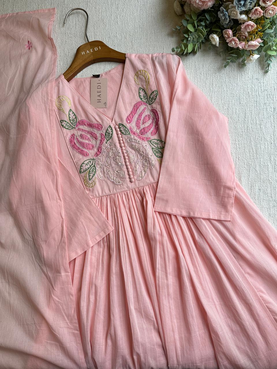 20247/20245/CMD 58079 Beautiful handworked suit