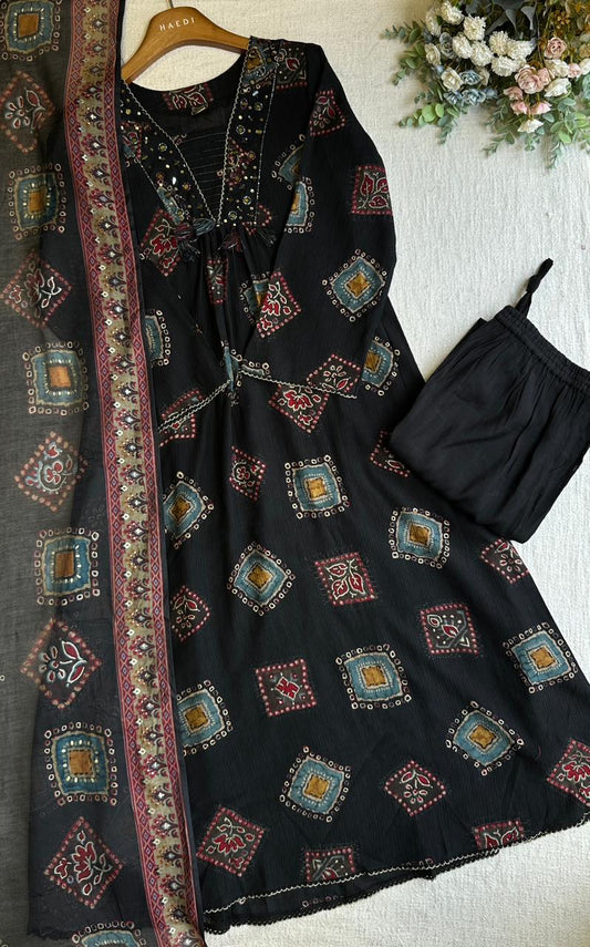 20287 Beautiful partywear suit