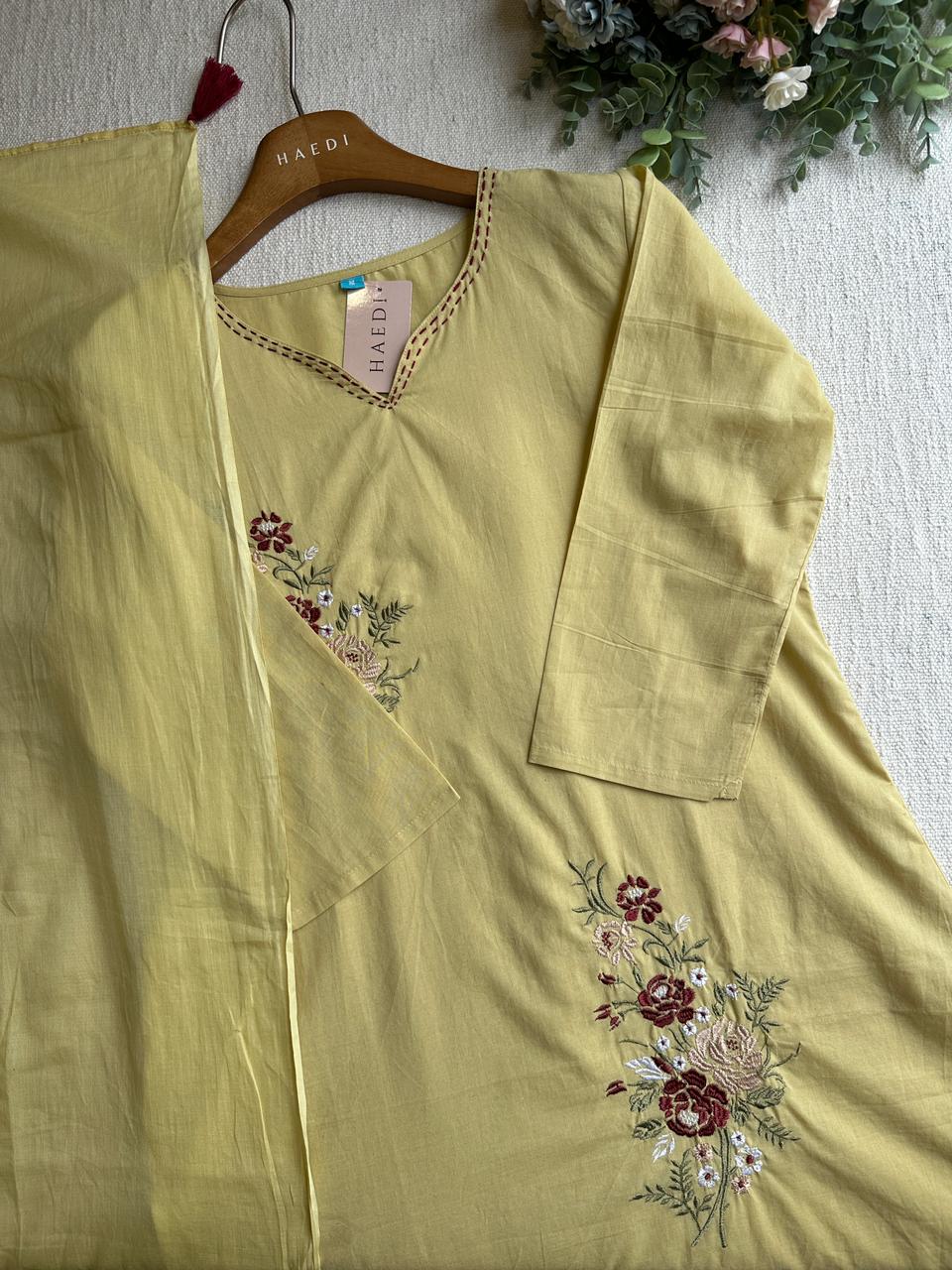20343 Beautiful embroidered cottoin suit