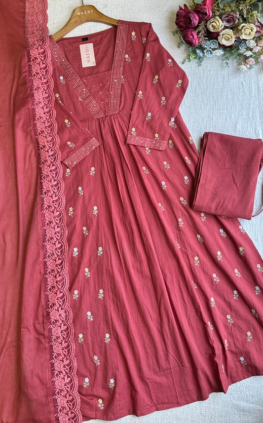 20372 Premium embroidered suit