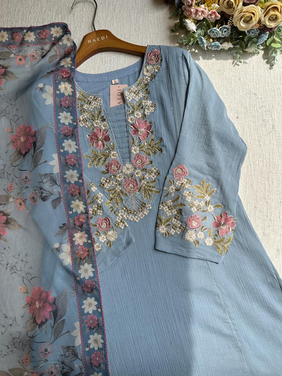 20271 Beautiful cotton suit