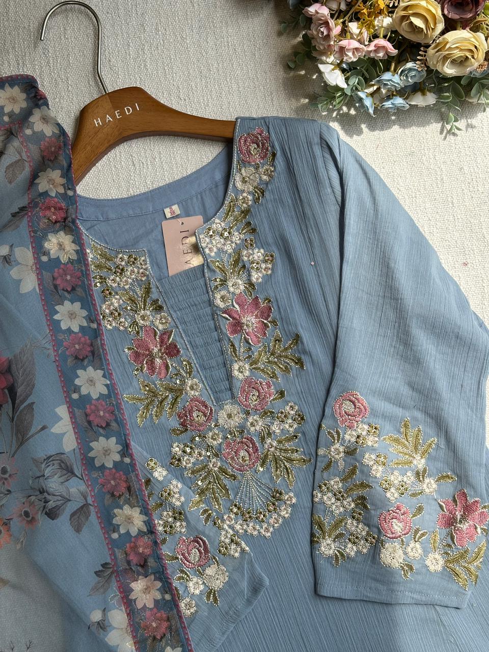 20271 Beautiful cotton suit