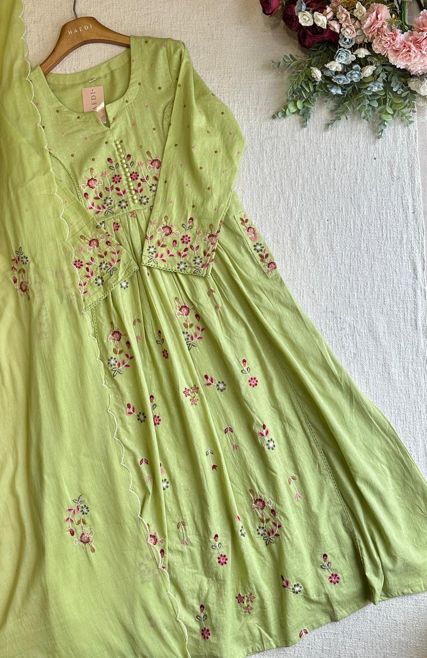 20477/CMD 58242  Beautiful abarkali suit