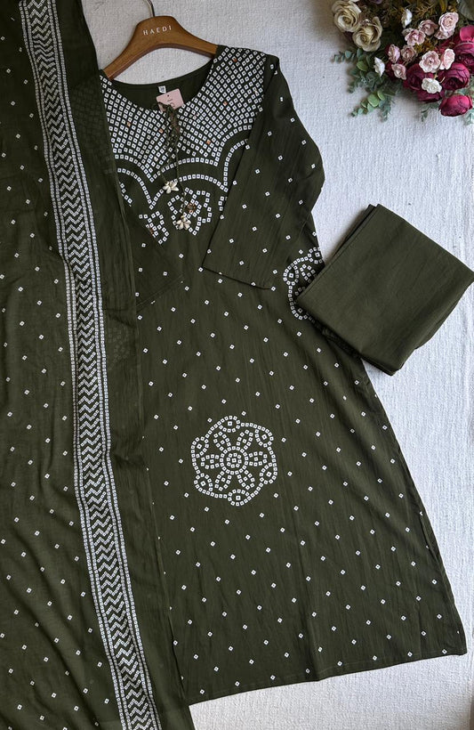 20462 Beautiful cotton suit