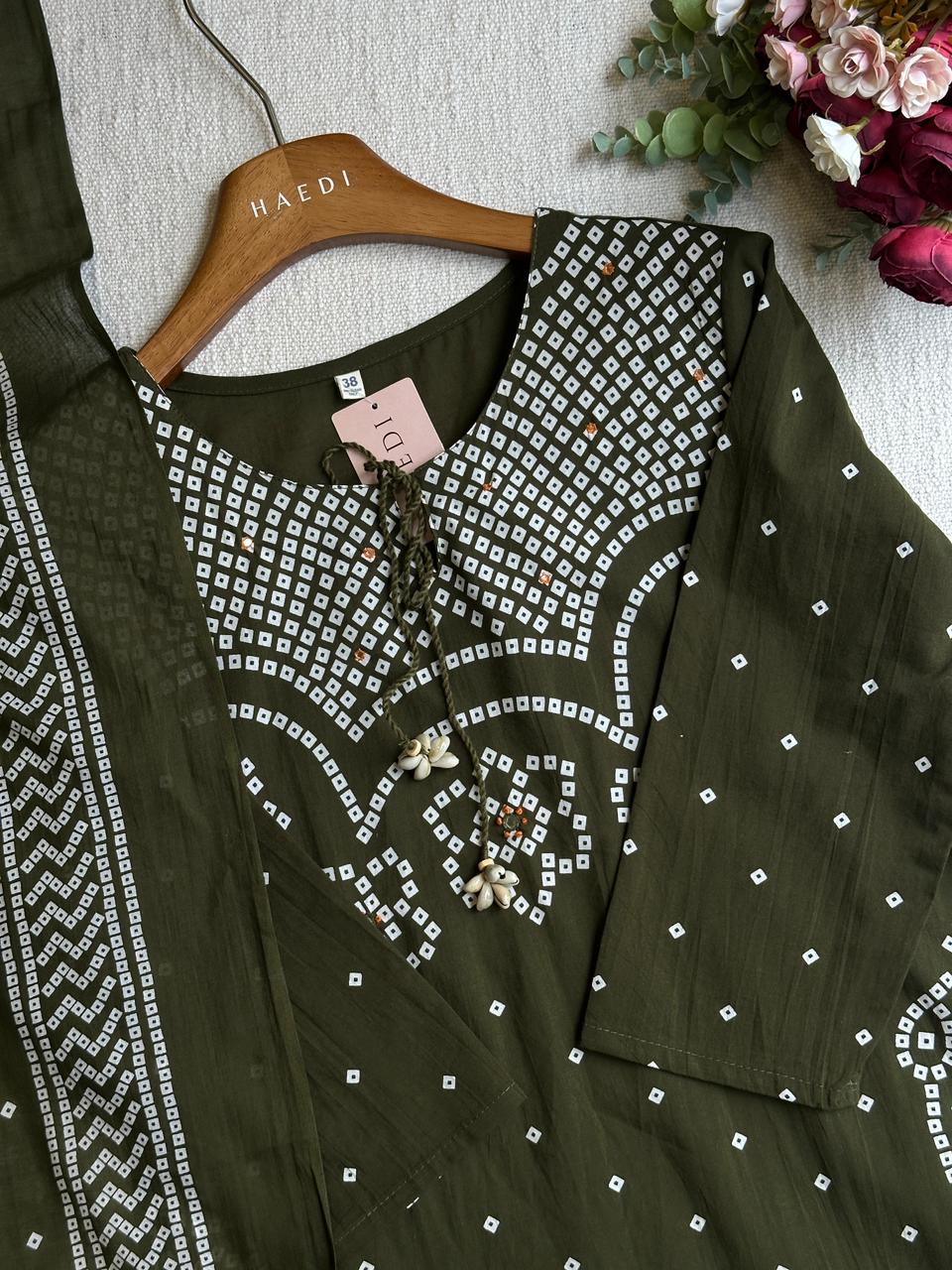 20462 / CMD 58233 Beautiful cotton suit