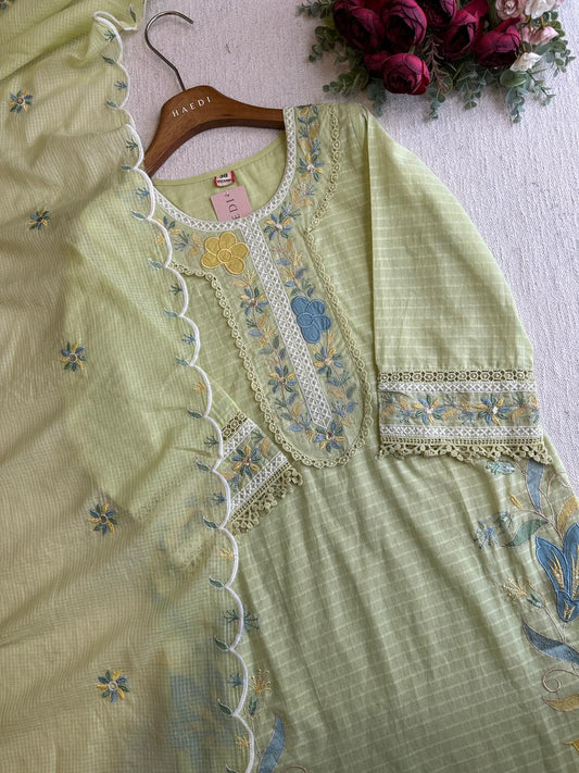 20480 Premium embroidered suit